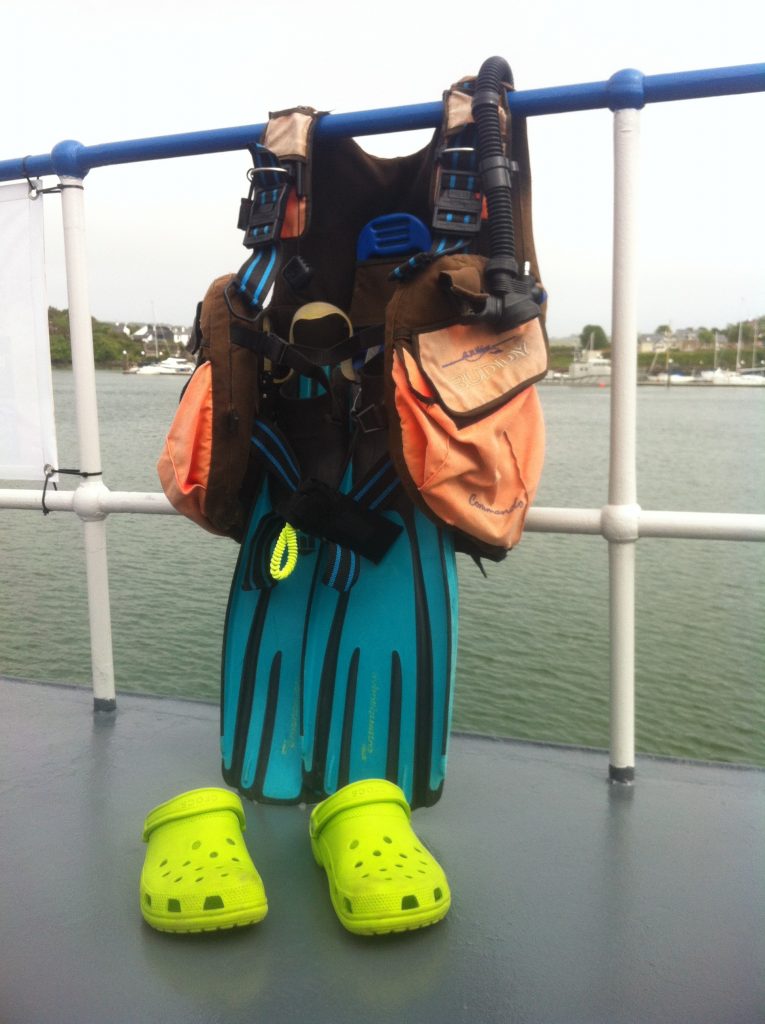 Stab jackets, blowing bubbles and neon green crocs. Ocean Addicts